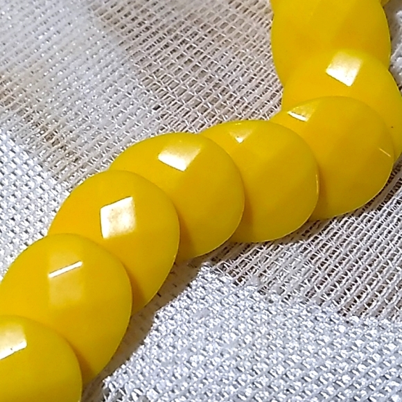 Unique Vintage Yellow Disk Necklace - Picture 2 of 4